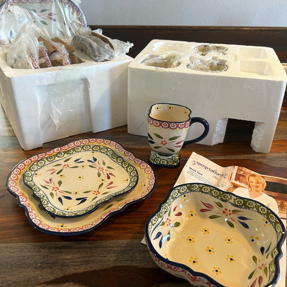 Temp-Tations Old World Dinnerware
